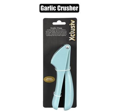 Kitchen-gadget garlic crusher